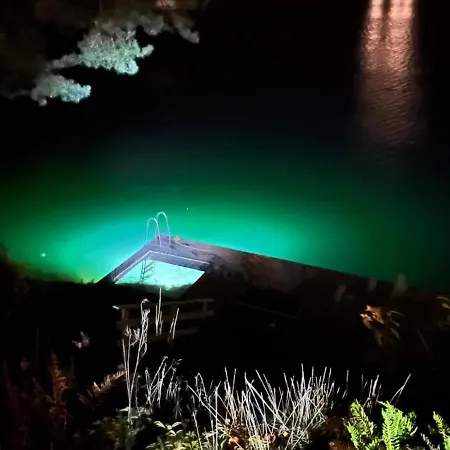 Moderne Sommeridyll Med Tilgang Til Brygge Og Bat I Vakantiehuis