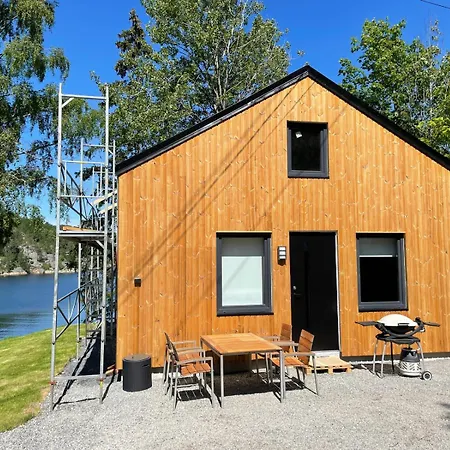 Moderne Sommeridyll Med Tilgang Til Brygge Og Bat I * أريسُر